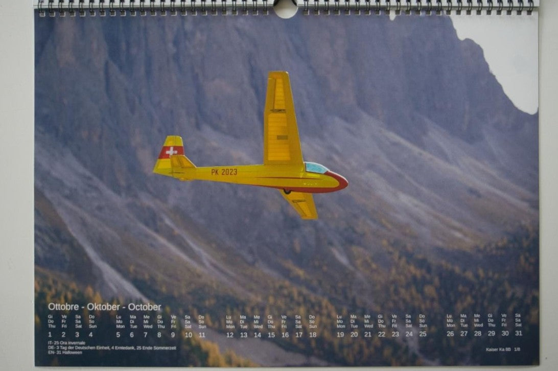 Fotowandkalender im A3-Format für 2026 mit Modellflugzeugen als Thema.