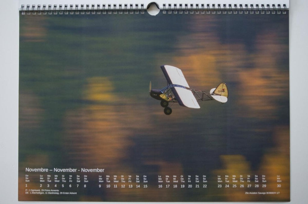Fotowandkalender im A3-Format für 2026 mit Modellflugzeugen als Thema.